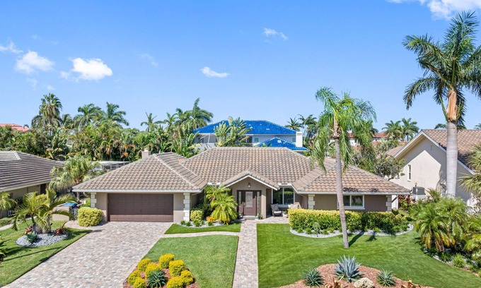 St. Petersburg House | Your outdoor Oasis house WiFi, AC in awesome St. Petersburg