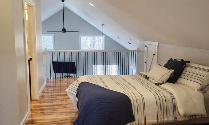 Nancy House | Your Perfect Lake Cumberland Getaway Awaits! Minutes from Lake Access Point.