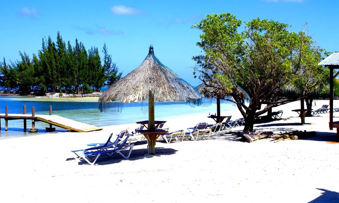 Jonesville House | Your Private Paradise