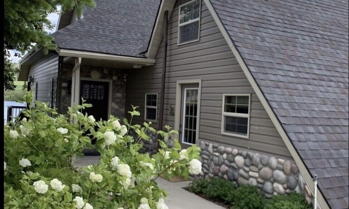 Soda Springs House | Your PRIVATE PARADISE on The Lake!Sleeps 8