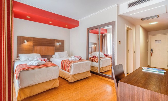 Sao Martinho Hotel | Your Relaxing Getaway Awaits! Swimming Pool, Free Parking, Prime Location!