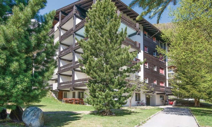 Saas-Fee Apartment | Your rustic apartment Amici invites you to relax and stay in a cozy atmosphere. The apartment house