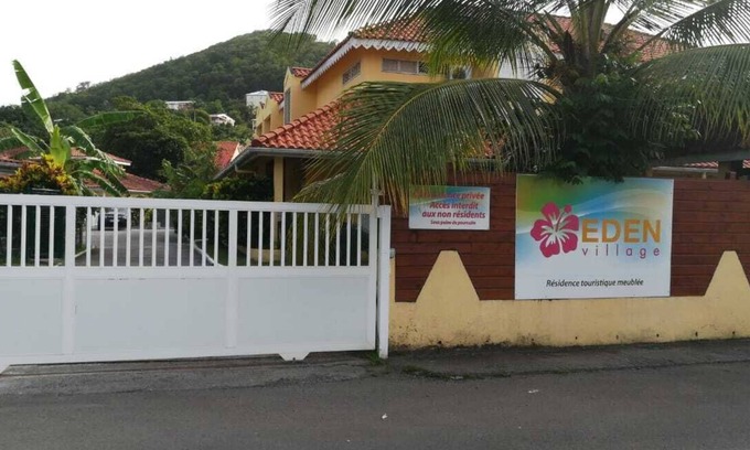 Trois-Ilets Apartment | Your studio in the Tropics of Martinique. 5 minutes walk from the beach!