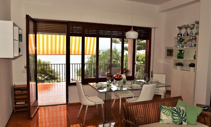 Santa Flavia Villa | #YOURBEACH