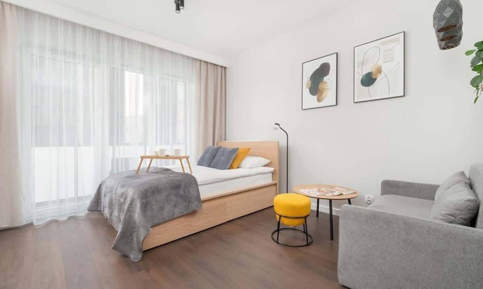 Katowice Apartment | Zabrska 15 | Katowice | Cosy Studio | Parking & Balcony