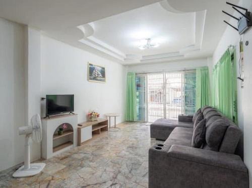 Khlong Hae House | Zaina Home Halal حل