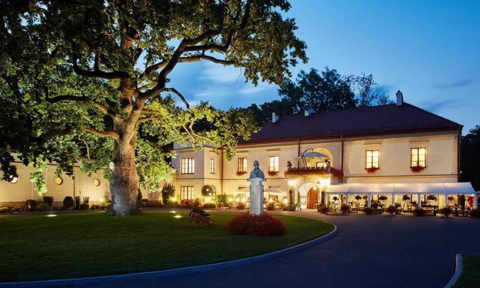 Dubiecko Hotel | Zamek Dubiecko