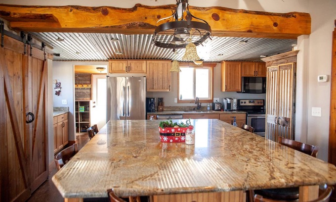 Williamson House | Zebra Rustic Retreat 3BR Home on Zebra Ranch