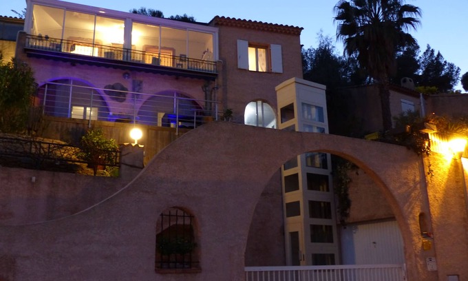 Hyeres Bed & Breakfast | Zen accommodation on the mimosa hill
