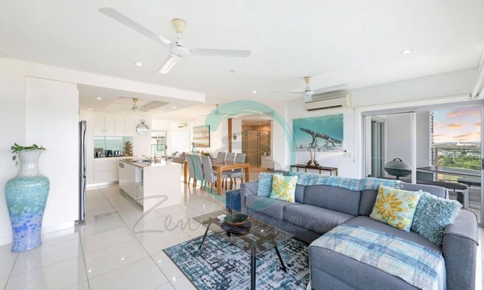 Darwin City Centre Condo | Zen By The Water: Top CBD Location ~ Pool ~ Views