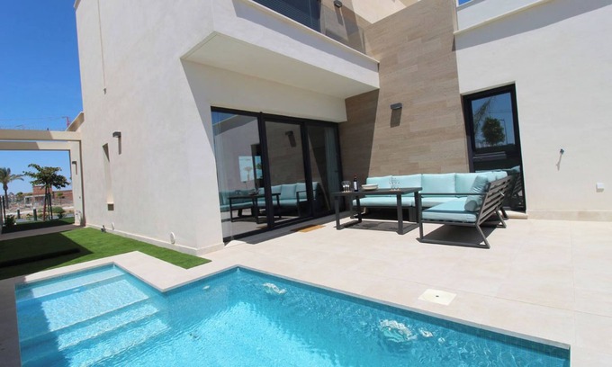 Torre-Pacheco Ski Chalet | ZEN VILLA WITH HEATED POOL by PREMIUM SPAIN PROPERTIES