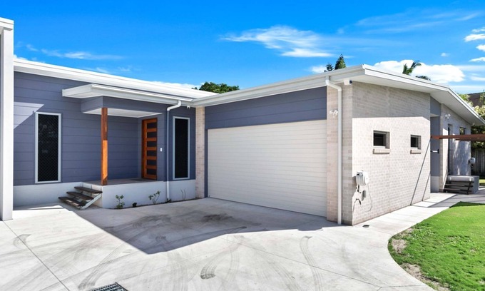Scarness House | Zephyr Bayside Villas 4 bed