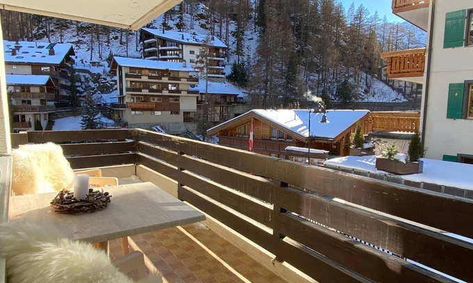 Zermatt Apartment | Zermatt Attila, Spacious Downtown Flat - Sleeps 7