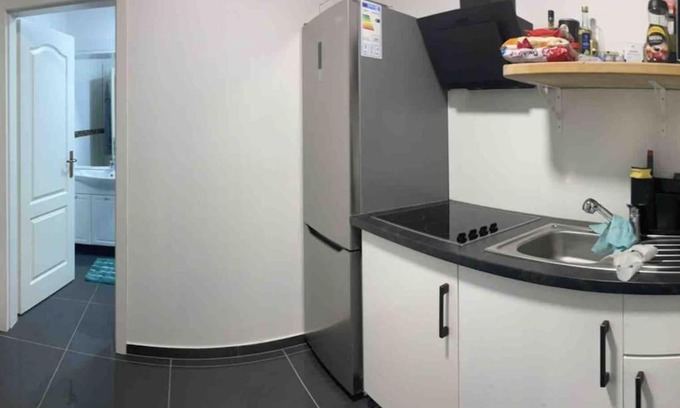 Ost Apartment | Zimmer 2 mit zwei Einzelbetten, gemeinsame Küche und Bad,waschen möglich
