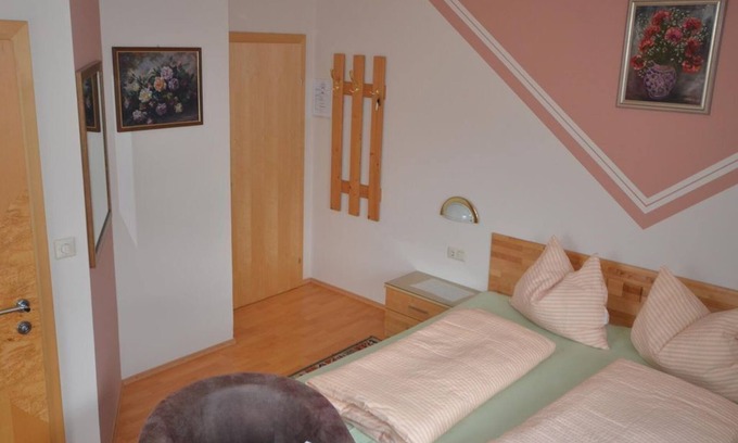 Buch in Tirol Apartment | Zimmer 3 - Haus Pfandler