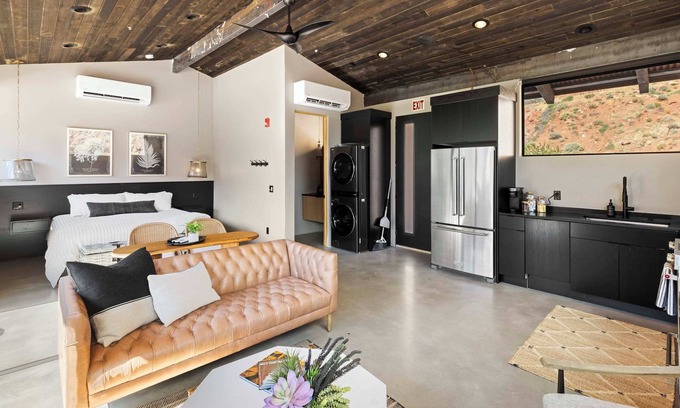 Zion National Park South Entrance Apartment | Zion loft | Canyon Views | Unit 1