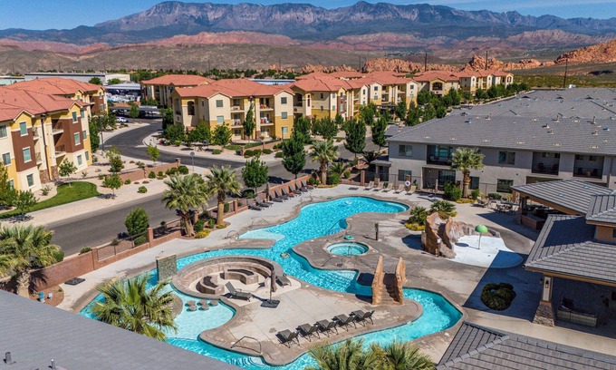 Hurricane Condo | Zion Village Resort 2102| Community Pool, Ping Pong table, and near Zion National Park