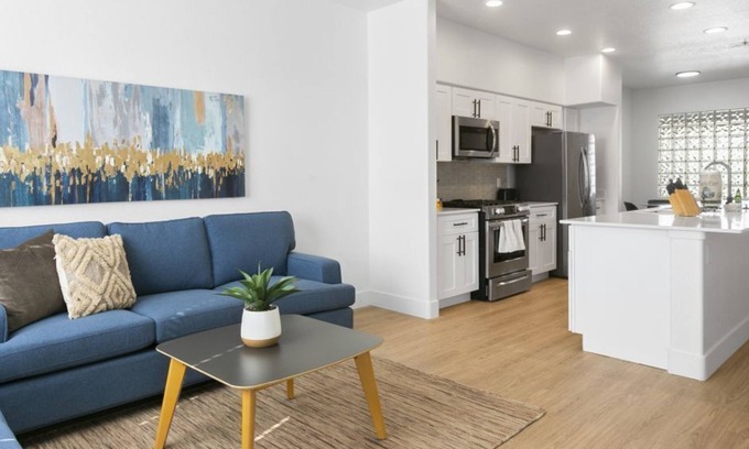 Glendale Sports and Entertainment District House | Zone Luxe Stylish 2BR Condo w Pool Ideal for Family Getaway