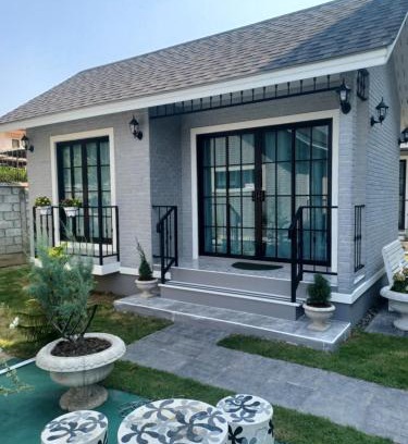 Bang Bua Thong Bed & Breakfast | Zoom Garden Home