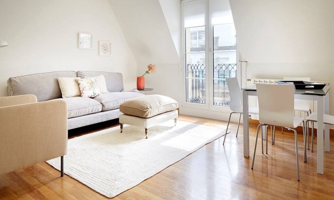 San Sebastian Centro Apartment | Zubieta Playa 3 by FeelFree Rentals
