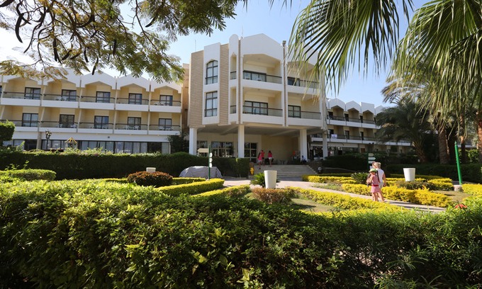 Sheraton Road -Sakkala Hotel | ZYA Regina resort and Aqua Park