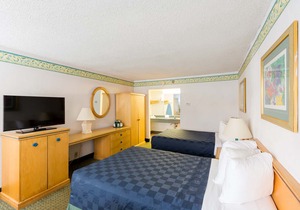 Maingate Lakeside Resort