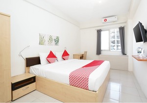 OYO Flagship 910 Menara Rungkut Surabaya