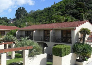 Onetangi Beach Apartments