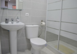 Fantastic 1 Bedroom Apartment with Gallery Cb6ev