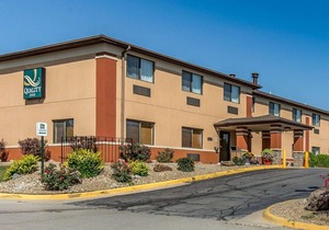 Quality Inn at Collins Road - Cedar Rapids