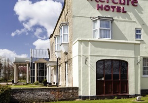 Mercure York Fairfield Manor Hotel