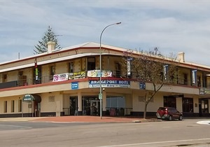 Bridgeport Hotel