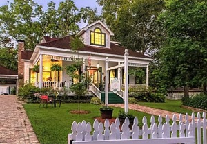 White Oak Manor Bed & Breakfast