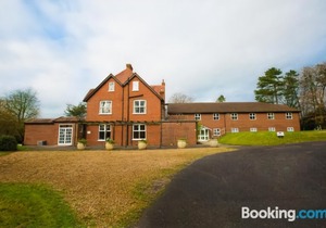 Gray Manor Hotel