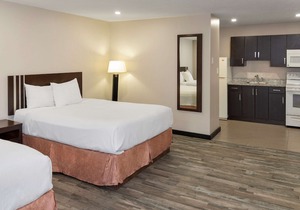 Econo Lodge Inn & Suites