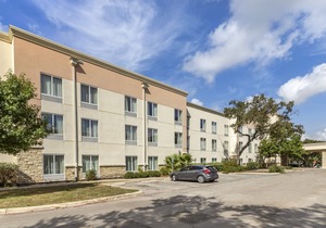Comfort Suites Medical Center Near Six Flags