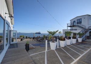 Bowline Hotel