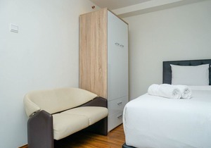 Best Spacious Studio Belmont Residence Puri Apartment