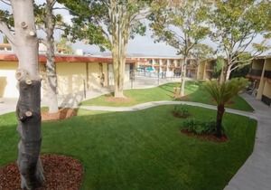 Econo Lodge Inn & Suites Oakland Airport