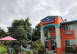 Howard Johnson by Wyndham Salem