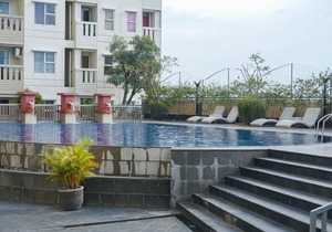 Best Spacious Studio Belmont Residence Puri Apartment