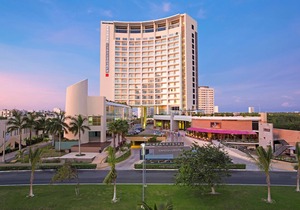 Krystal Urban Cancun Centro