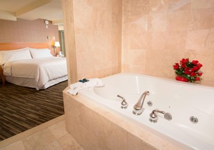 Four Points by Sheraton Melville Long Island