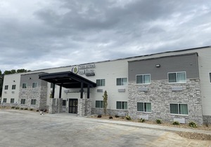 Cobblestone Inn & Suites - Forest City