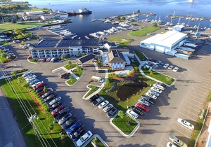 Park Point Marina Inn