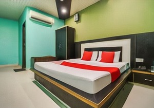 OYO 48233 Hotel Seven Seas