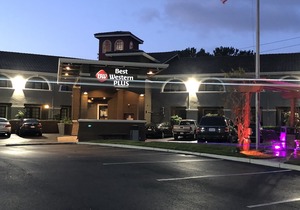 Best Western Plus Brookside Inn