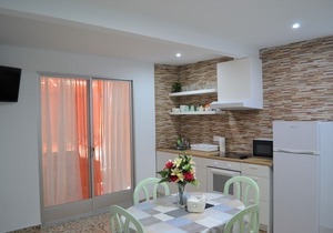 Fantastic 1 Bedroom Apartment with Gallery Cb6ev