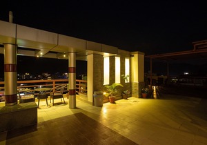 Hotel Lake Paradise