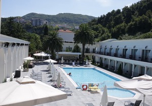 Northdoor Hotel